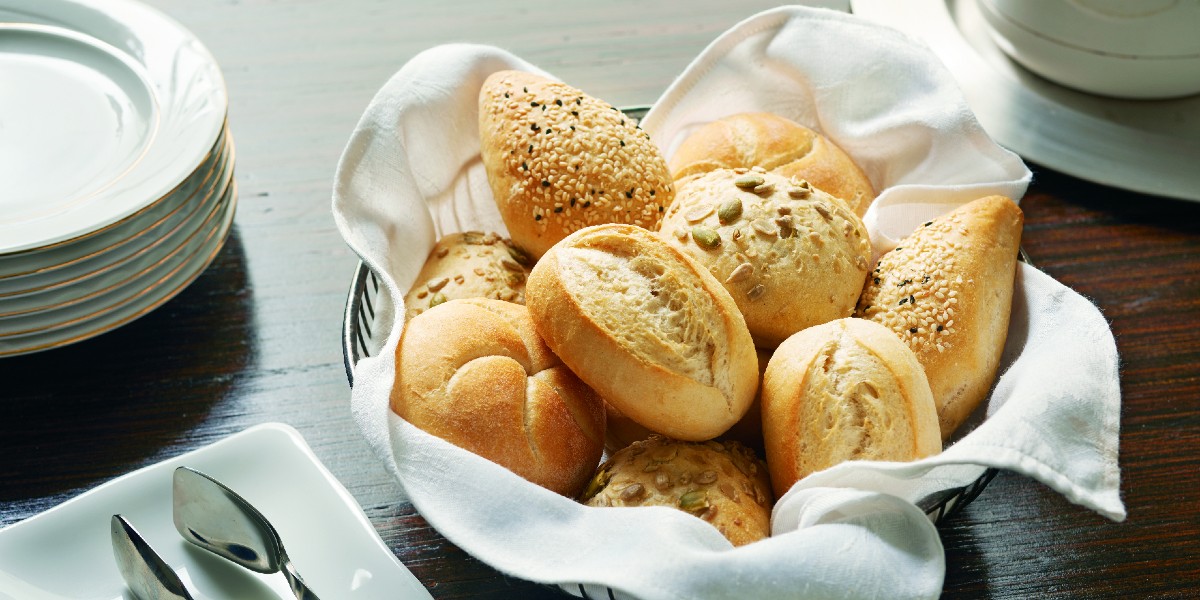 Dinner Rolls are Back at Restaurants